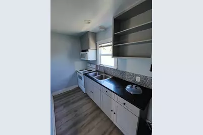 4724 Avenue Q 1/2, Galveston, TX 77551 - Photo 11
