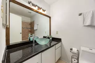 7950 N Stadium Dr, Houston, TX 77030 - Photo 9