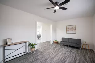 4901 Richfield Ln, Houston, TX 77048 - Photo 5