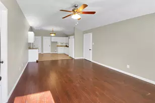 10825 Royal Magnolia Dr, Conroe, TX 77303 - Photo 5