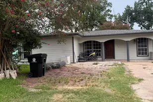 7220 Parker Rd, Houston, TX 77016 - Photo 1