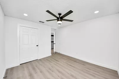 2911 Meadowgrass Lane, Houston, TX 77082 - Photo 33