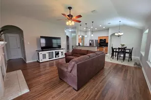 2108 Goldfinch Ln, League City, TX 77573 - Photo 5