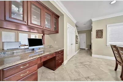 248 Bryn Mawr Circle, Hunters Creek Village, TX 77024 - Photo 11