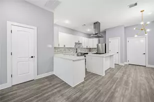4627 New Orleans St, Houston, TX 77020 - Photo 7