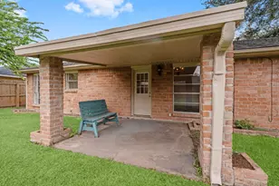 9735 Kemp Forest Dr, Houston, TX 77080 - Photo 23