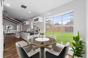 9735 Kemp Forest Dr, Houston, TX 77080 - Photo 13