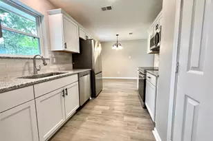 813 Cedar Lawn Dr, Alvin, TX 77511 - Photo 9