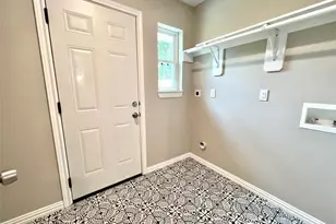 813 Cedar Lawn Dr, Alvin, TX 77511 - Photo 21