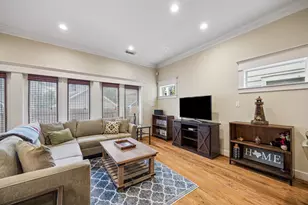 1017 W 16th St, Houston, TX 77008 - Photo 5