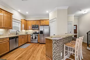 1017 W 16th St, Houston, TX 77008 - Photo 9