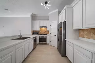 3006 Chenevert St, Houston, TX 77004 - Photo 5