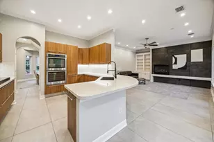 8745 Tollis St, Houston, TX 77055 - Photo 13