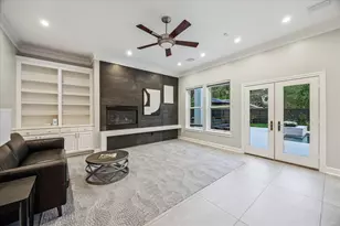 8745 Tollis St, Houston, TX 77055 - Photo 9