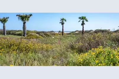 1982 Avenue F, Crystal Beach, TX 77650 - Photo 5