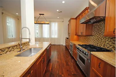 302 Calle Sevilla Place, Houston, TX 77007 - Photo 9