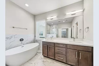 719 Wilshire Brook Lane, Houston, TX 77008 - Photo 15