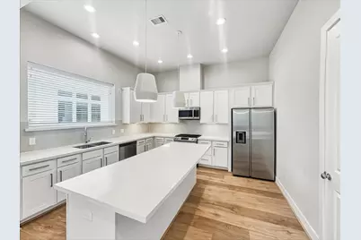 719 Wilshire Brook Lane, Houston, TX 77008 - Photo 9