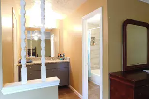 8215 Quail Hills Dr, Houston, TX 77489 - Photo 9