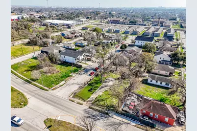 1212 Lockwood Drive, Houston, TX 77020 - Photo 13