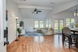 2711 N Belgravia Dr, Pearland, TX 77584 - Photo 9