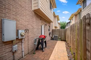 323 Plaza Del Sol Park, Houston, TX 77020 - Photo 35