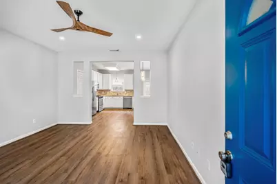 323 Plaza Del Sol Park, Houston, TX 77020 - Photo 3