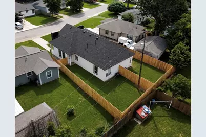 2006 Vince St, Pasadena, TX 77502 - Photo 3