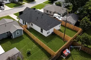 2006 Vince St, Pasadena, TX 77502 - Photo 3