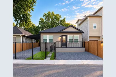 1813 Lewis Street, Houston, TX 77009 - Photo 1