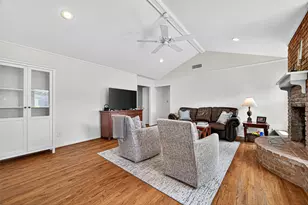 9327 Meadowcroft Dr, Houston, TX 77063 - Photo 19