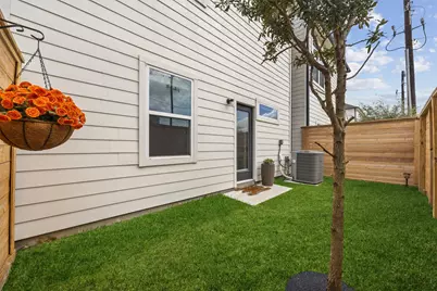 2323 Warhol Way, Houston, TX 77091 - Photo 27