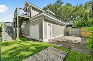 3017 Bernardo De Galvez Ave, Galveston, TX 77550 - Photo 23