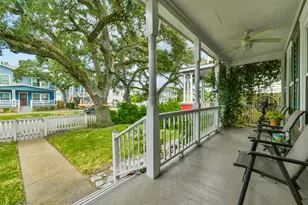 3017 Bernardo De Galvez Ave, Galveston, TX 77550 - Photo 3
