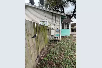 64 Neyland Street, Houston, TX 77022 - Photo 27