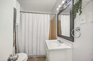 11000 Kinghurst Dr, Houston, TX 77099 - Photo 9