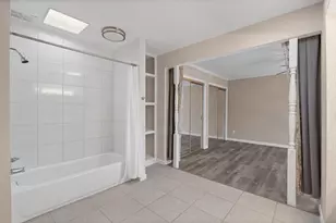 7047 Bissonnet St, Houston, TX 77074 - Photo 21