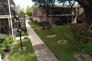 5252 Twin City Hwy, Groves, TX 77619 - Photo 9