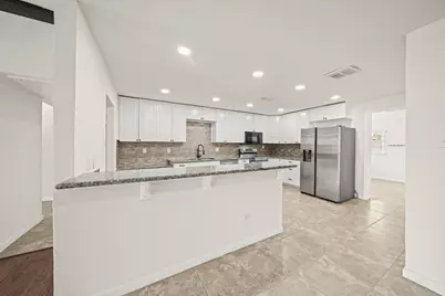 6711 Pickett Drive, Richmond, TX 77469 - Photo 7