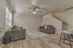 111 N Villa Oaks Dr, The Woodlands, TX 77382 - Photo 11