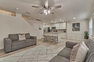 111 N Villa Oaks Dr, The Woodlands, TX 77382 - Photo 1