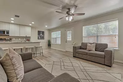 111 N Villa Oaks Drive, The Woodlands, TX 77382 - Photo 13