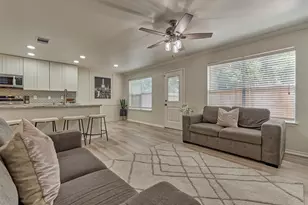111 N Villa Oaks Dr, The Woodlands, TX 77382 - Photo 13