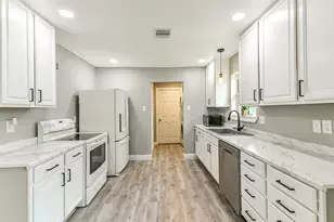 207 Woodvale Dr, League City, TX 77573 - Photo 13