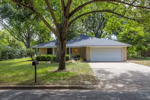 1200 Hollis Dr, Brenham, TX 77833 - Photo 1