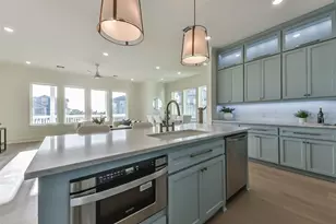 4011 Miramar Ct, Galveston, TX 77554 - Photo 13