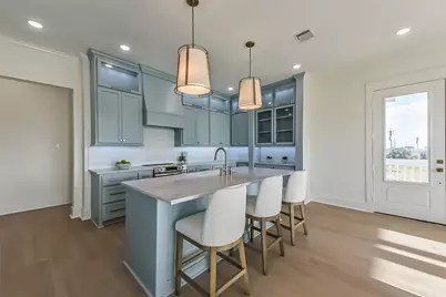 4011 Miramar Court, Galveston, TX 77554 - Photo 9