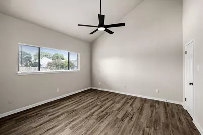 154 April Point Drive S, Conroe, TX 77356 - Photo 7