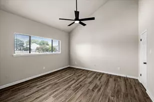 154 April Point Dr S, Conroe, TX 77356 - Photo 7