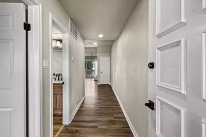 154 April Point Drive S, Conroe, TX 77356 - Photo 3